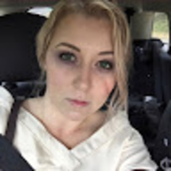 Meet your Posher, Cupcake - Picture 1 of 2